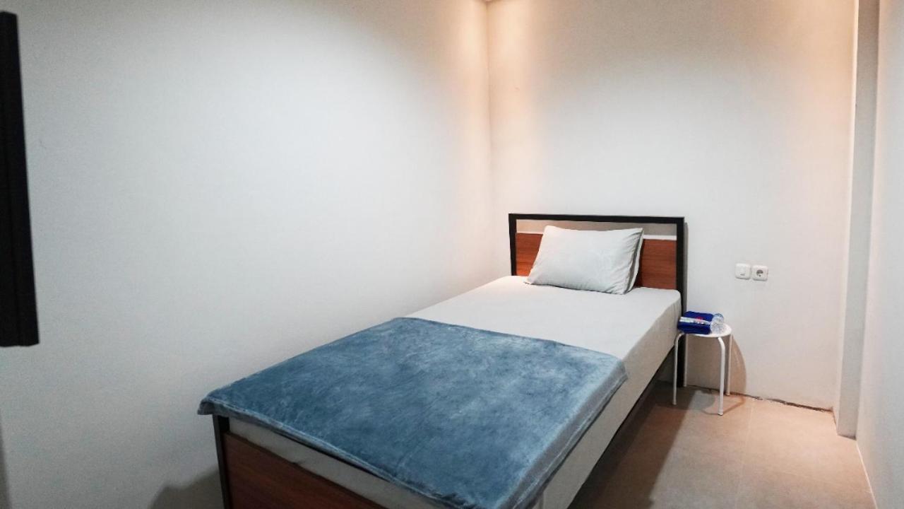 בנדונג Hostel 18 Pasangan Butuh Surat Nikah מראה חיצוני תמונה