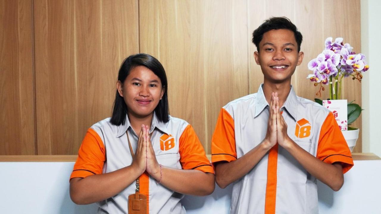 בנדונג Hostel 18 Pasangan Butuh Surat Nikah מראה חיצוני תמונה