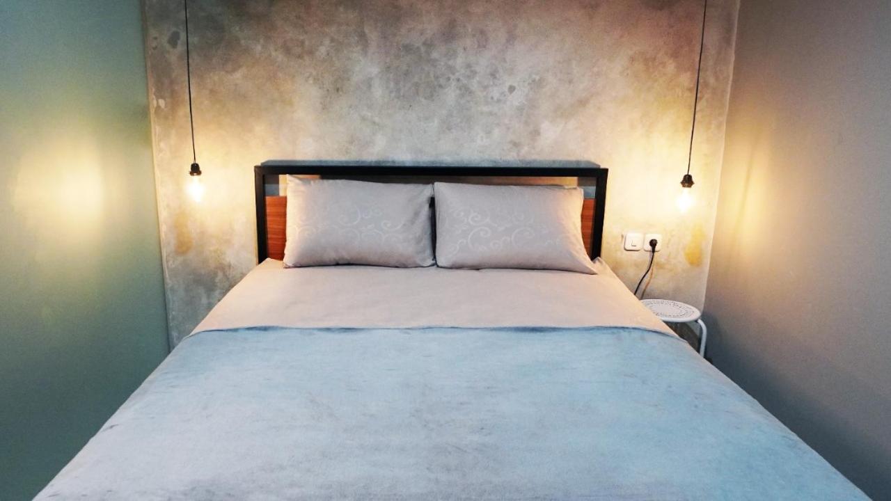 בנדונג Hostel 18 Pasangan Butuh Surat Nikah מראה חיצוני תמונה
